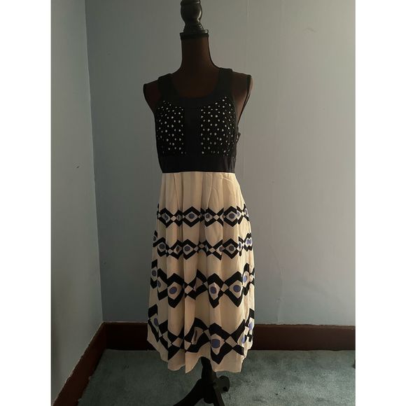 Jax Dresses & Skirts - Jax Elegant Cocktail Dress Black Ivory Purple dress size 8